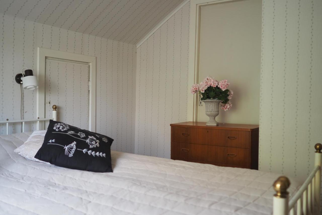Brukshotellet Oeland - Vandrarhem Degerhamn エクステリア 写真