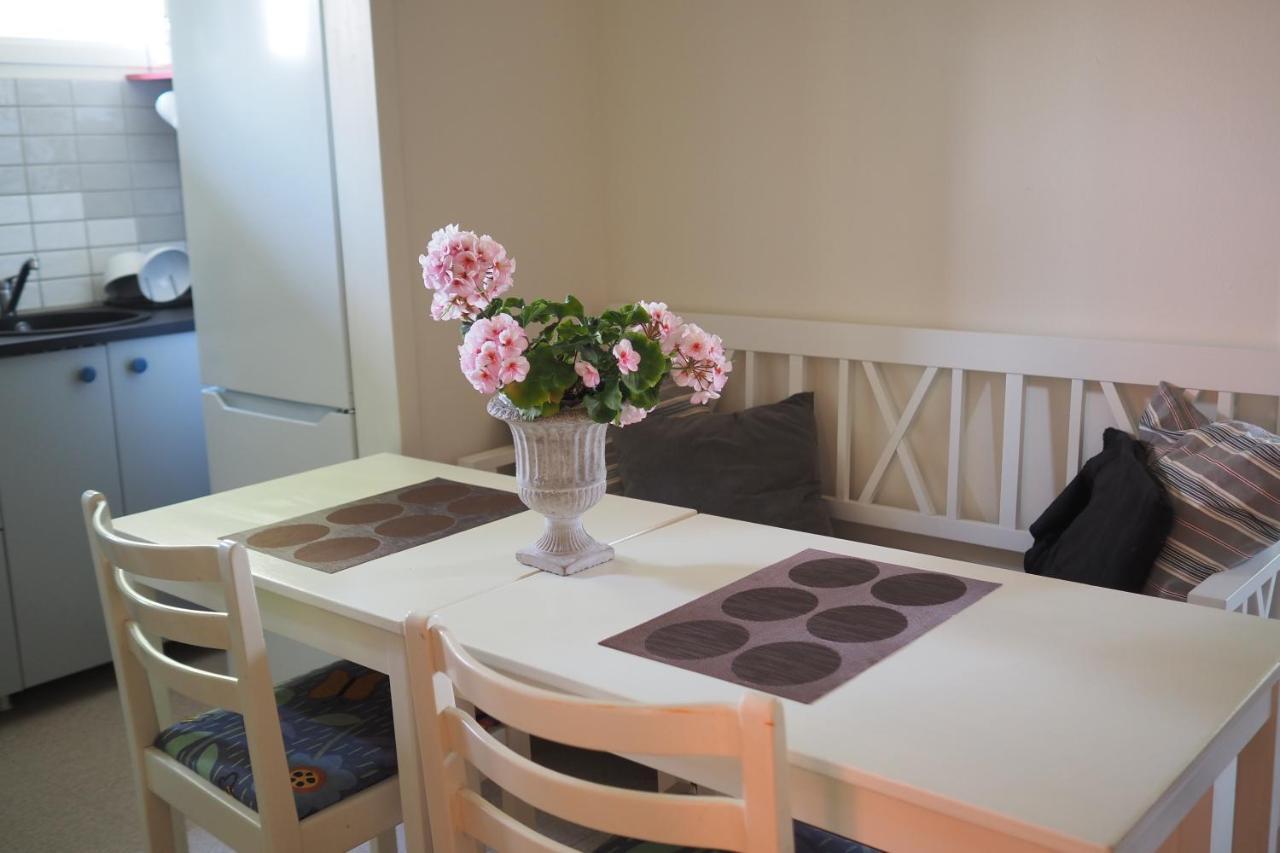 Brukshotellet Oeland - Vandrarhem Degerhamn エクステリア 写真